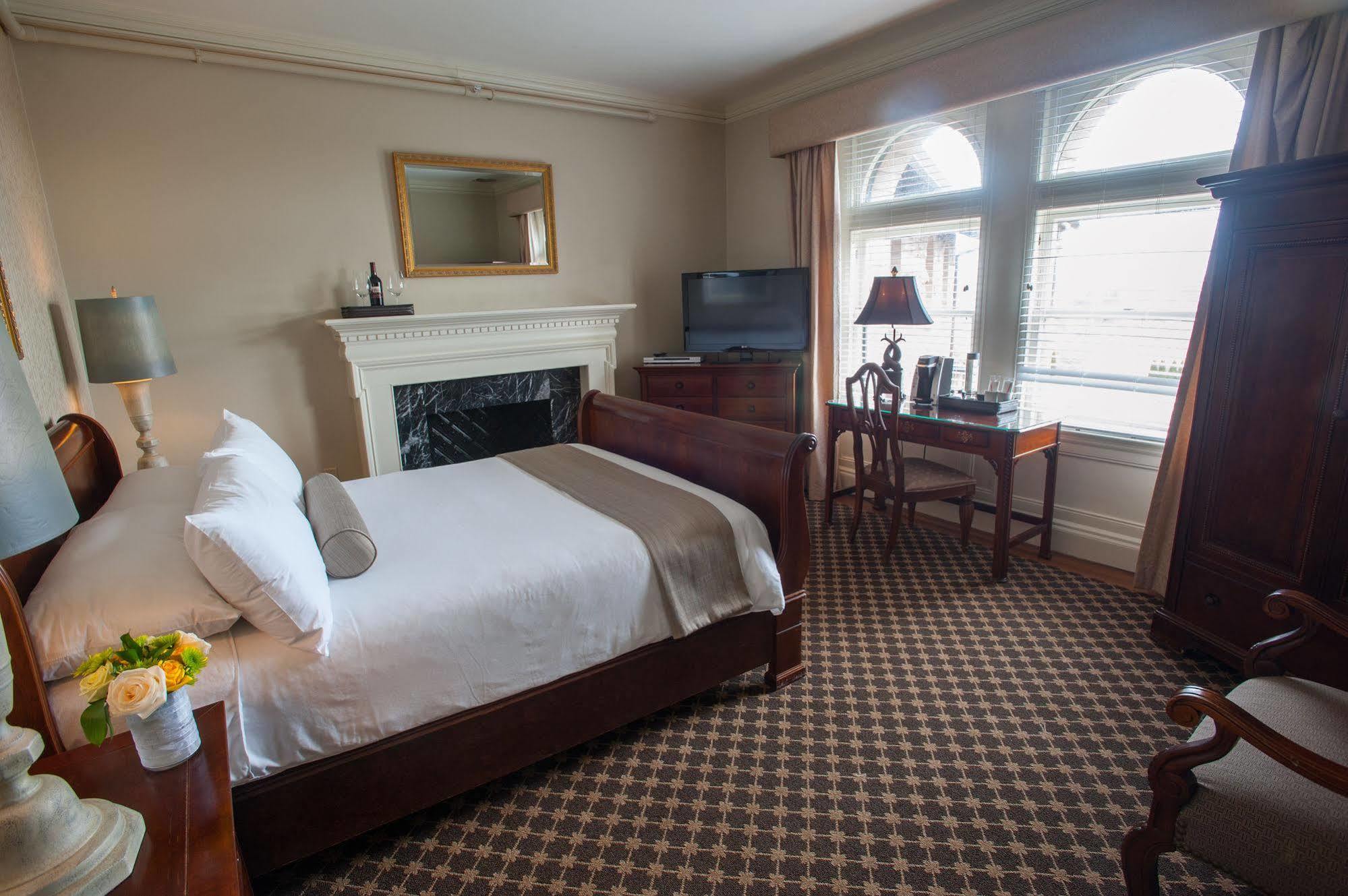Oceancliff I & II Hotel Newport Tower Eksteriør billede